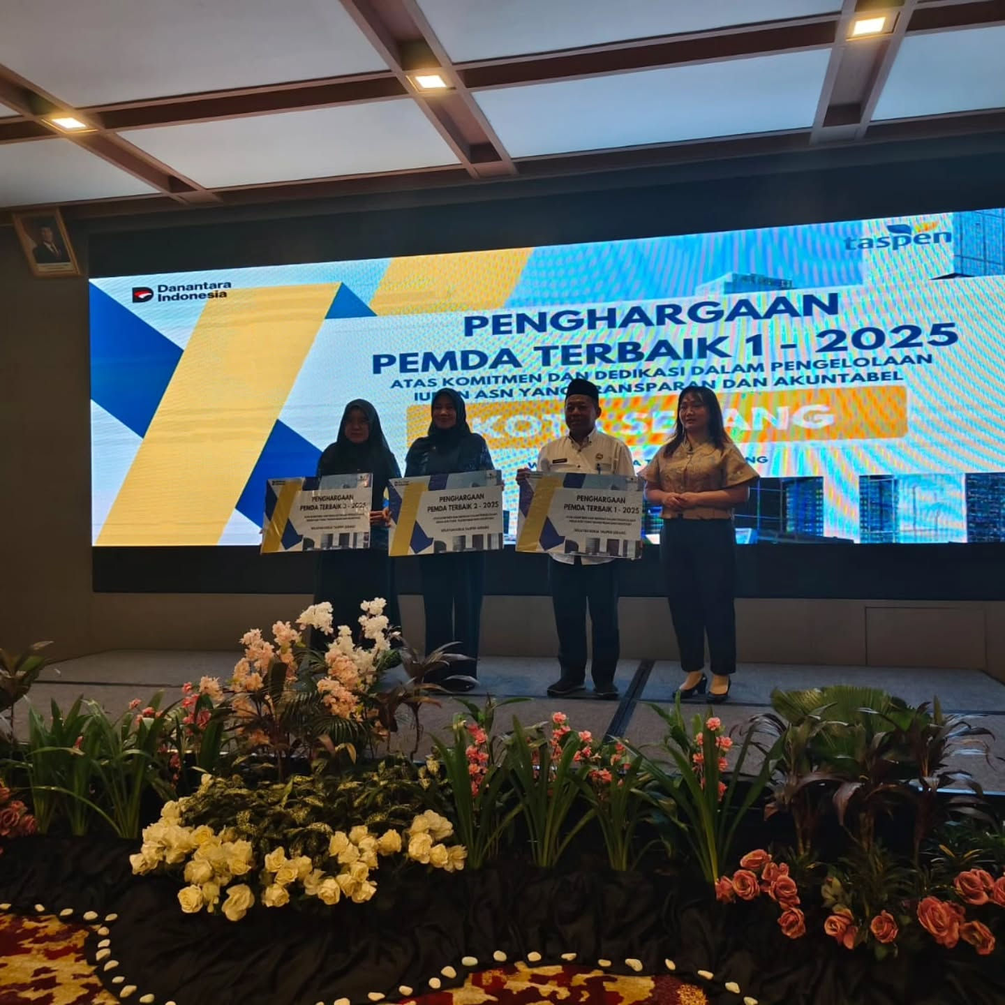 Kota Serang meraih Penghargaan Pemda Terbaik